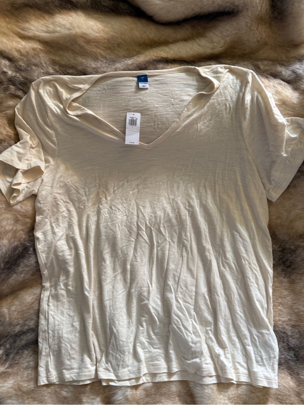 Old Navy Cream V-Neck Short Sleeve Tee